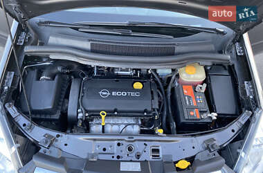 Минивэн Opel Zafira 2009 в 