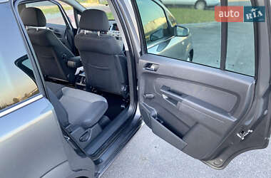 Минивэн Opel Zafira 2009 в 