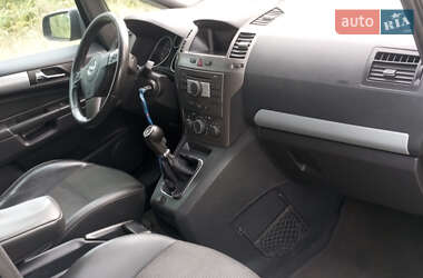 Минивэн Opel Zafira 2006 в 