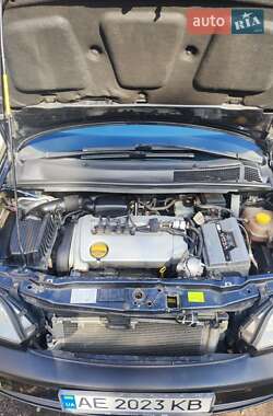 Минивэн Opel Zafira 2003 в  фото 6 Минивэн Opel Zafira 2003 в
