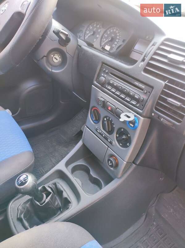 Мінівен Opel Zafira 2003 в Дніпрі
