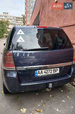 Минивэн Opel Zafira 2007 в Киеве