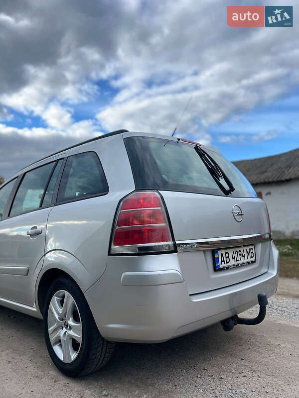 Минивэн Opel Zafira 2006 в Виннице