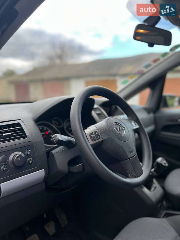 Минивэн Opel Zafira 2006 в Виннице