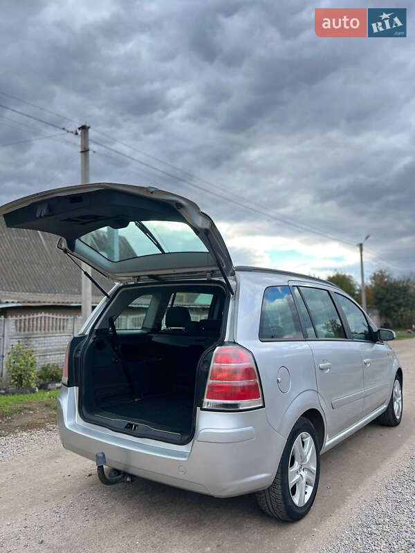 Минивэн Opel Zafira 2006 в Виннице
