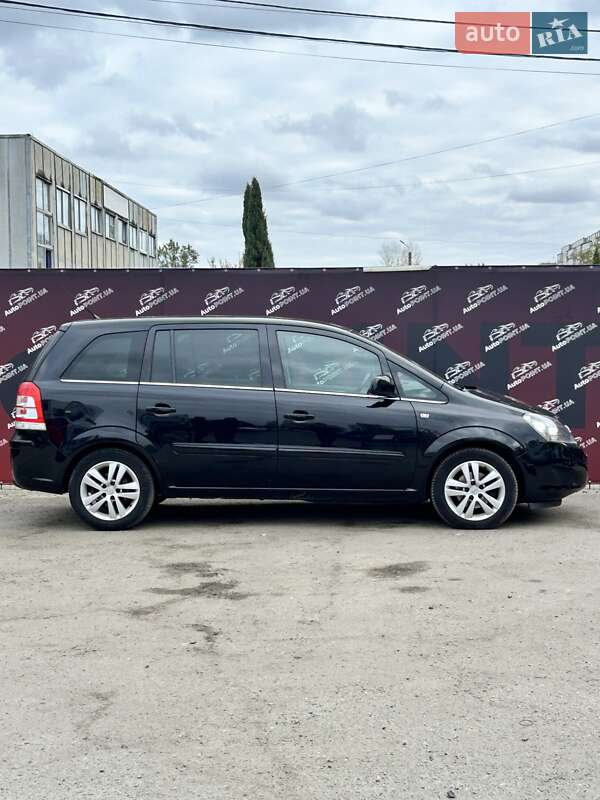 Минивэн Opel Zafira 2011 в Сумах