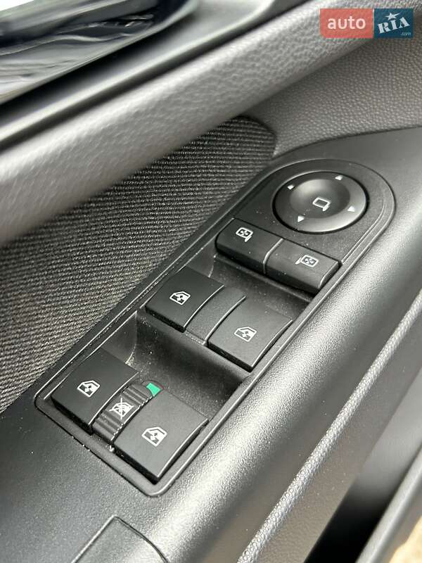 Минивэн Opel Zafira 2011 в Сумах