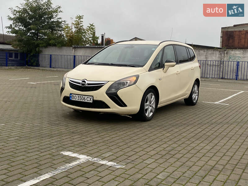 Opel Zafira 2012