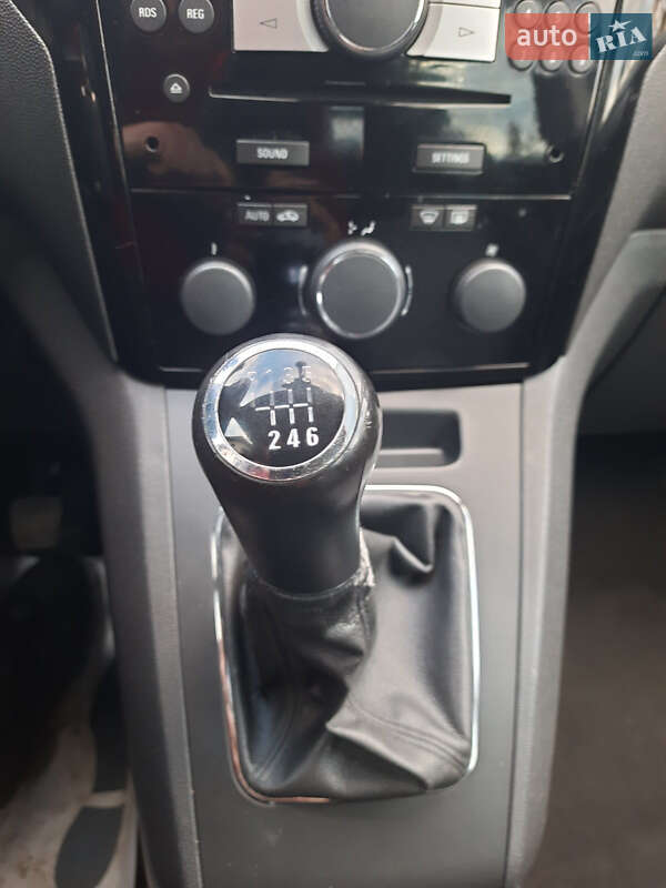 Минивэн Opel Zafira 2010 в Калуше фото 2 Минивэн Opel Zafira 2010 в Калуше