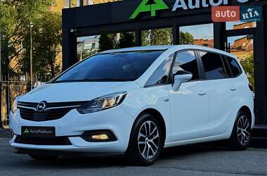 Минивэн Opel Zafira 2018 в 