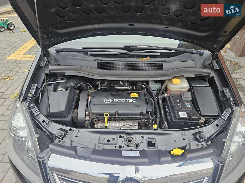 Минивэн Opel Zafira 2013 в Луцке