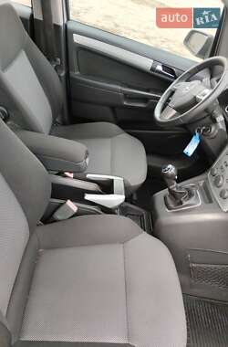 Минивэн Opel Zafira 2009 в 