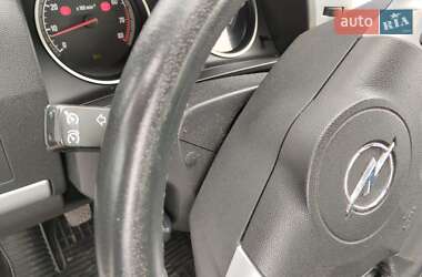 Минивэн Opel Zafira 2009 в 