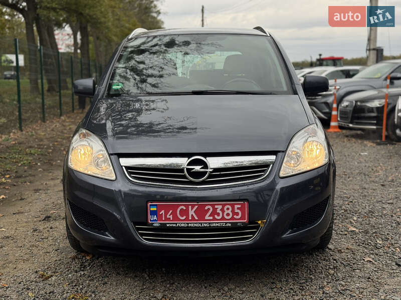 Минивэн Opel Zafira 2009 в Умани