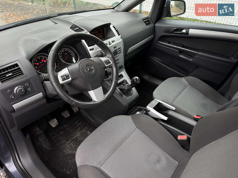 Минивэн Opel Zafira 2009 в Умани