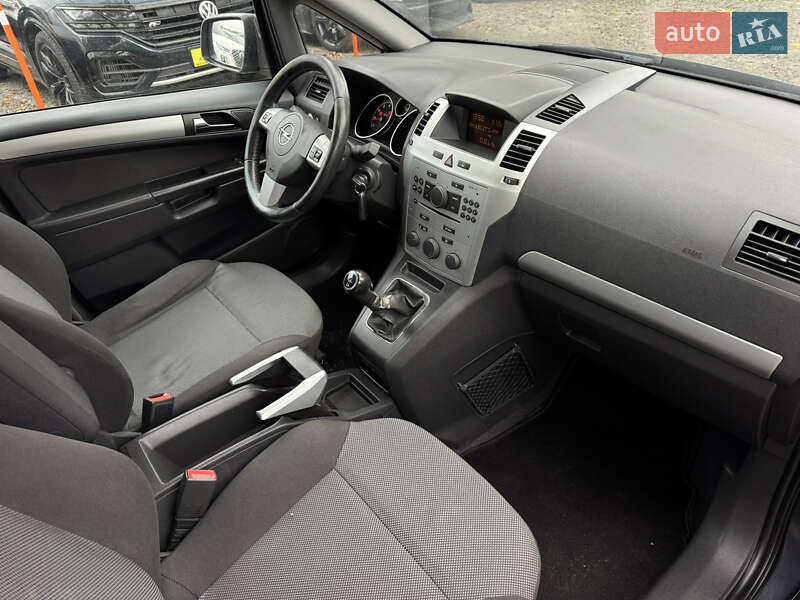 Минивэн Opel Zafira 2009 в Умани
