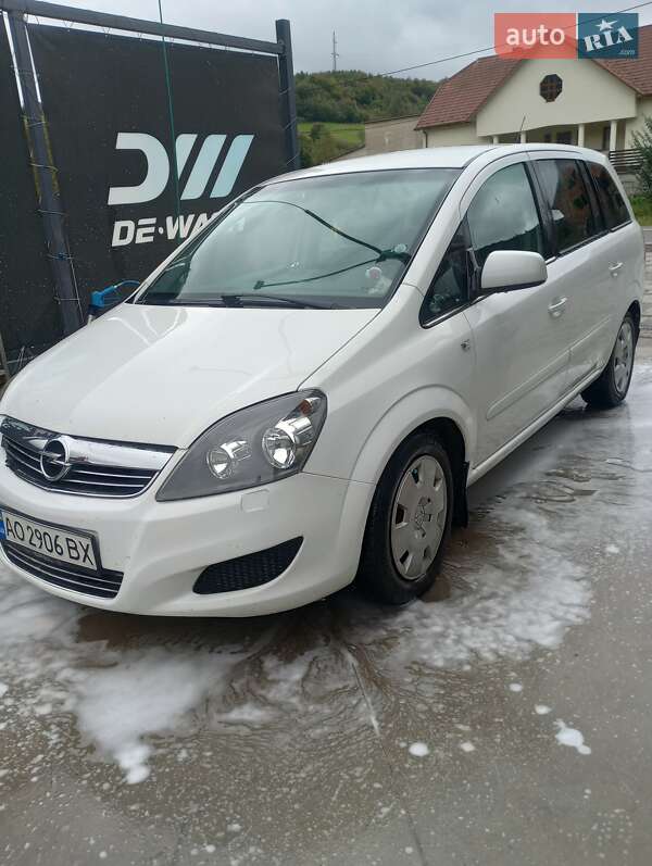 Минивэн Opel Zafira 2011 в Мукачево