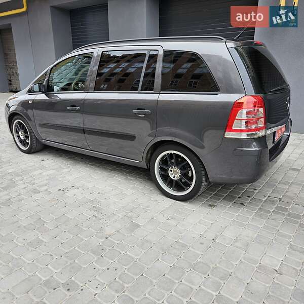 Минивэн Opel Zafira 2008 в Виннице