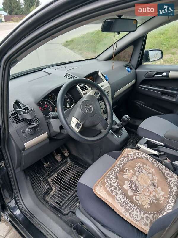 Минивэн Opel Zafira 2008 в Тячеве
