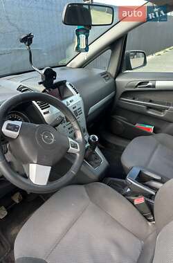 Мінівен Opel Zafira 2011 в  фото 10 Мінівен Opel Zafira 2011 в