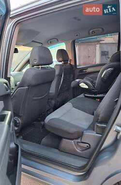 Минивэн Opel Zafira 2006 в  фото 24 Минивэн Opel Zafira 2006 в