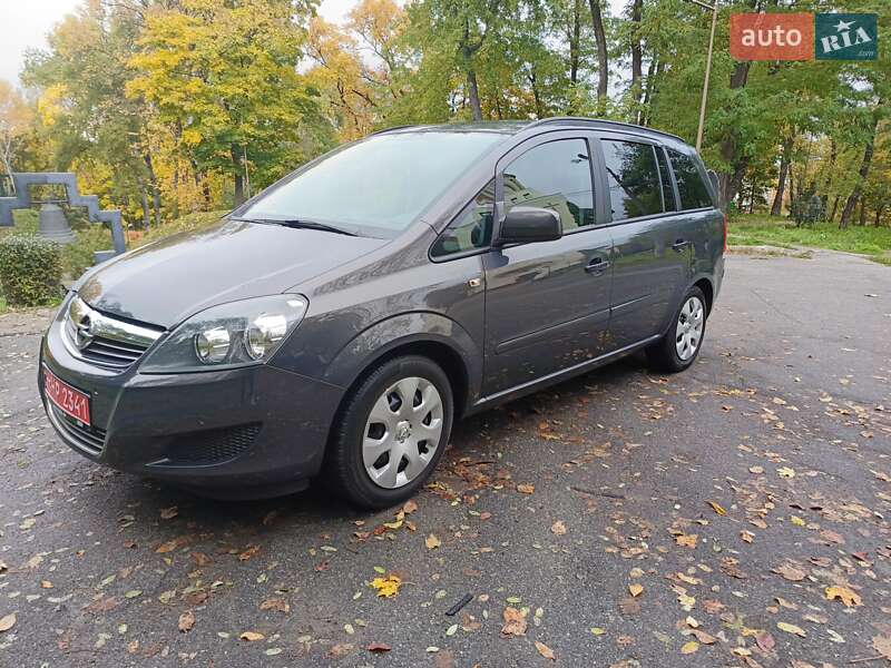 Минивэн Opel Zafira 2014 в Киеве фото Минивэн Opel Zafira 2014 в Киеве