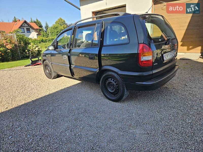 Минивэн Opel Zafira 2002 в Луцке