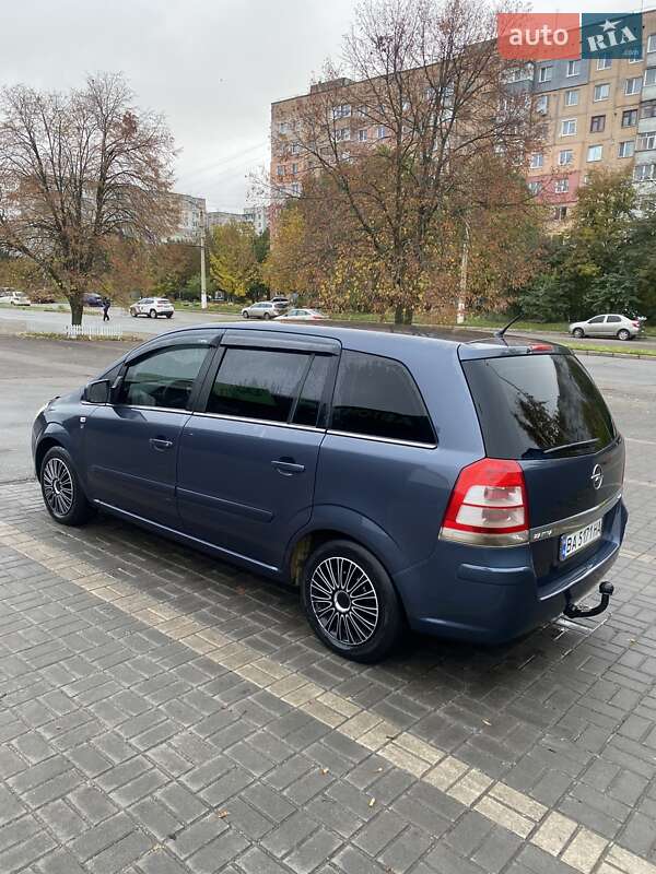 Минивэн Opel Zafira 2010 в Кропивницком