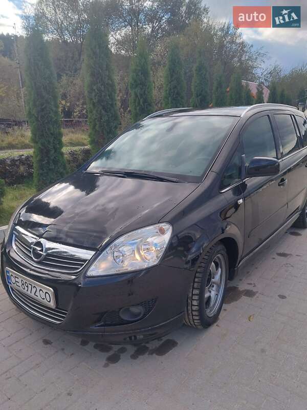 Минивэн Opel Zafira 2010 в Путиле