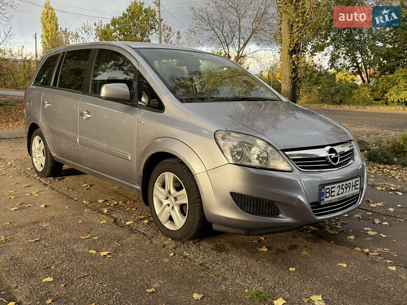 Минивэн Opel Zafira 2010 в Новом Буге фото 2 Минивэн Opel Zafira 2010 в Новом Буге