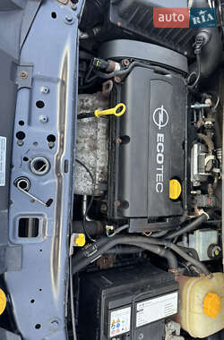 Минивэн Opel Zafira 2010 в 