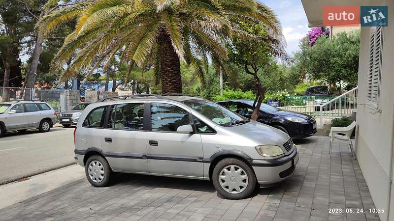 Минивэн Opel Zafira 1999 в 