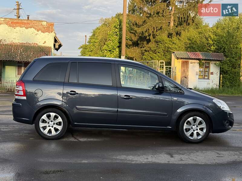 Минивэн Opel Zafira 2010 в Дрогобыче