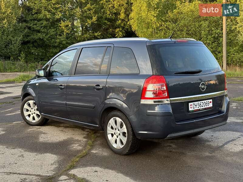 Минивэн Opel Zafira 2010 в Дрогобыче