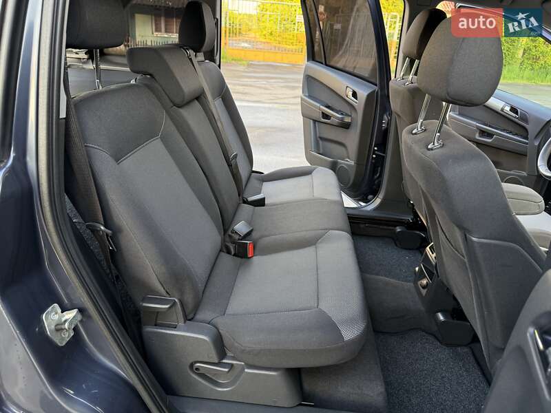 Минивэн Opel Zafira 2010 в Дрогобыче