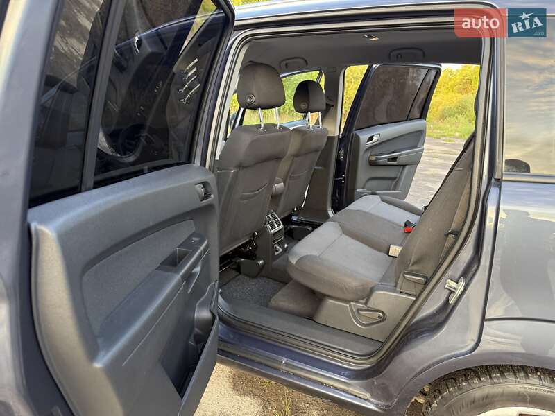 Минивэн Opel Zafira 2010 в Дрогобыче