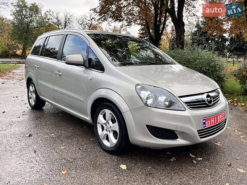 Мінівен Opel Zafira 2011 в Білій Церкві фото Мінівен Opel Zafira 2011 в Білій Церкві