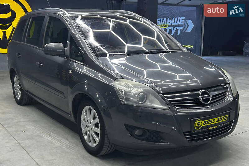 Мінівен Opel Zafira 2010 в 