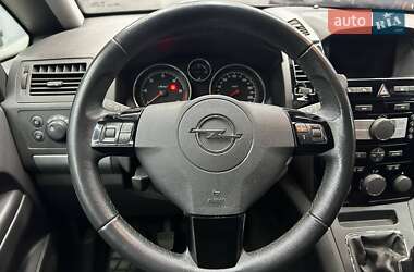Мінівен Opel Zafira 2010 в 