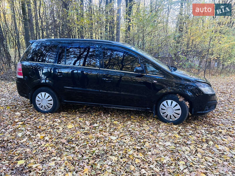 Минивэн Opel Zafira 2005 в Борщеве