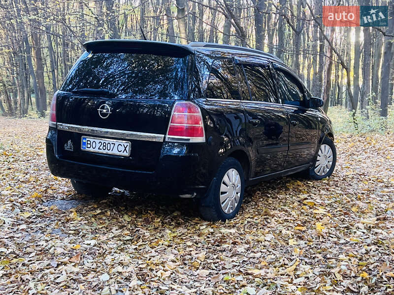 Минивэн Opel Zafira 2005 в Борщеве