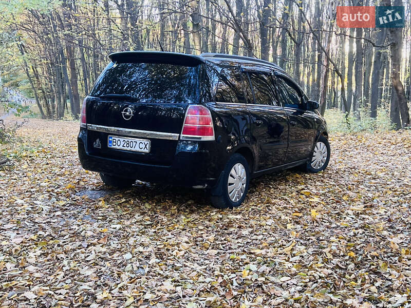 Минивэн Opel Zafira 2005 в Борщеве