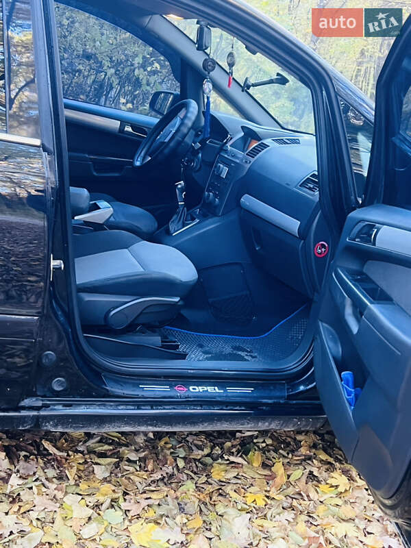 Минивэн Opel Zafira 2005 в Борщеве