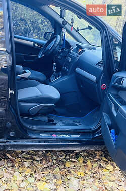 Минивэн Opel Zafira 2005 в 