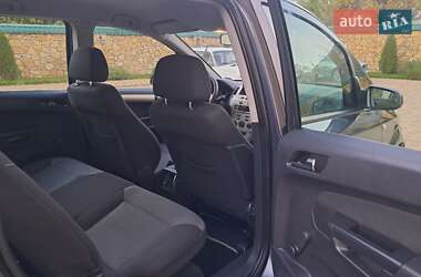 Минивэн Opel Zafira 2009 в 