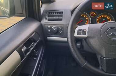 Минивэн Opel Zafira 2009 в 
