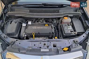 Минивэн Opel Zafira 2009 в 