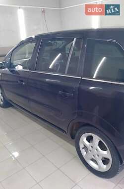 Минивэн Opel Zafira 2005 в Вольногорске