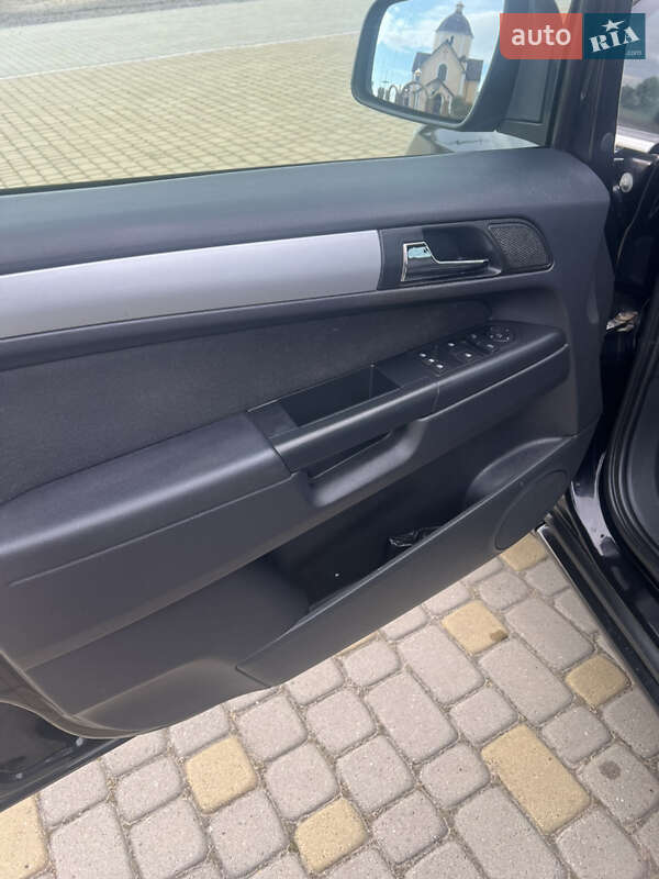 Минивэн Opel Zafira 2011 в Краковце фото 16 Минивэн Opel Zafira 2011 в Краковце