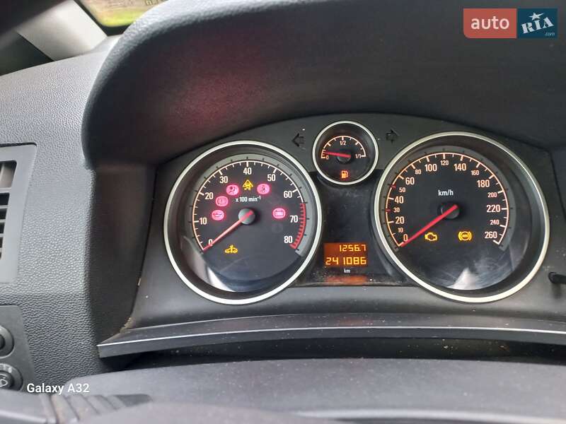 Минивэн Opel Zafira 2005 в Луцке